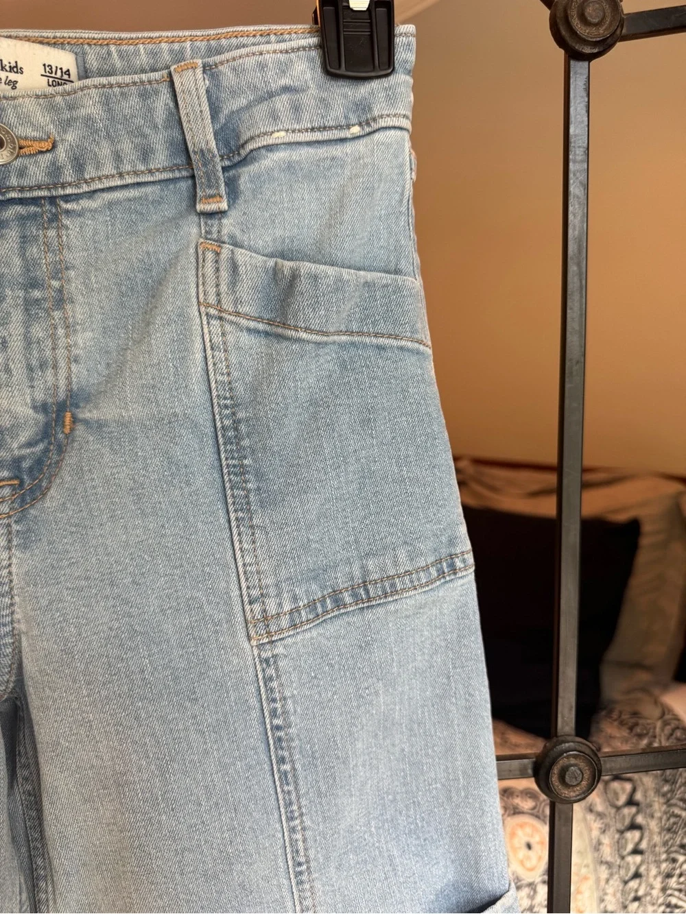 Abercrombie Kids Girls Light Wash Cargo Jeans 13/14 LONG